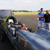 The vehicle weighs 800kg and the record to beat is 400km/h